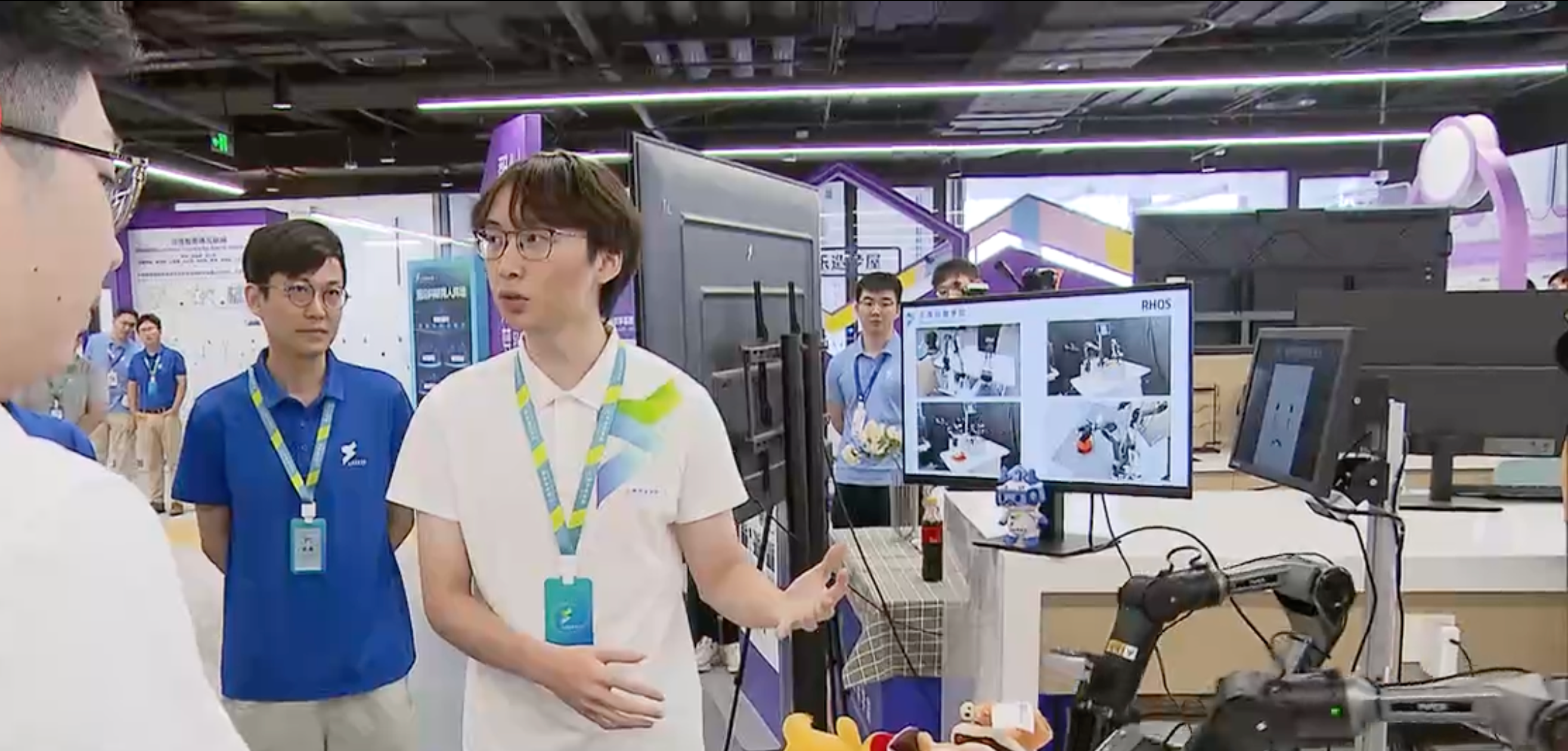 We are demonstrating two tasks (Search for SII Doll & Pick and Place with Emergency) live and introducing visitors to the applied technologies: End-to-end Causal Reasoning and Closed-loop Interactive Learning.
